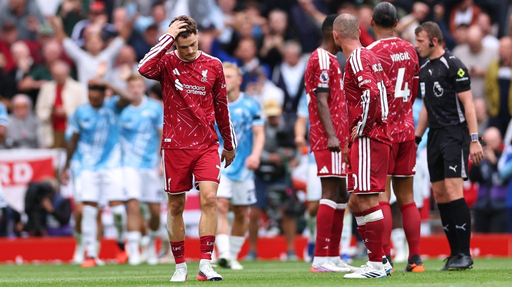 Liverpooli játékosok a Nottingham Forest elleni bajnokin.