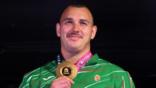 Az aranyérmes Halász Bence a férfi kalapácsvetés eredményhirdetésén a birminghami atlétikai Európa-bajnokságon 2026. augusztus 11-én. Halász Bence 84,25 méteres országos csúccsal győzött.