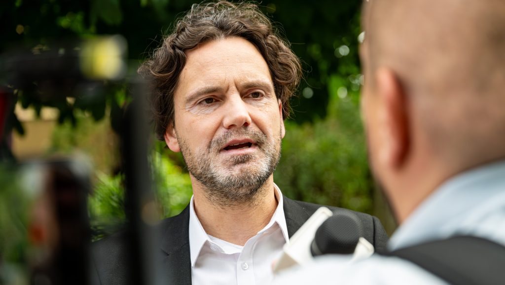 A Fidesz visszakapta a szervereit, de csak „megőrzésre”