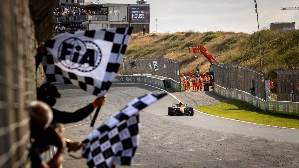 Verstappen falnak csapódott, Norris-sikerrel zárult a Holland Nagydíj