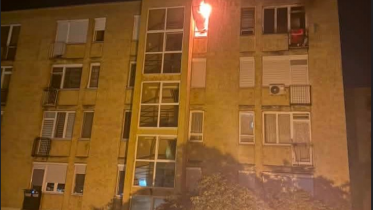 Rendőrök mentettek ki egy férfit lángoló kazincbarcikai lakásából