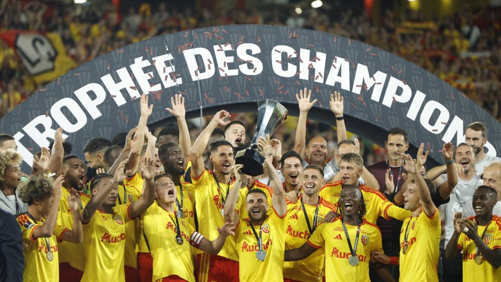 Tíz emberrel is életveszélyes volt a Lens, legyőzte a PSG-t