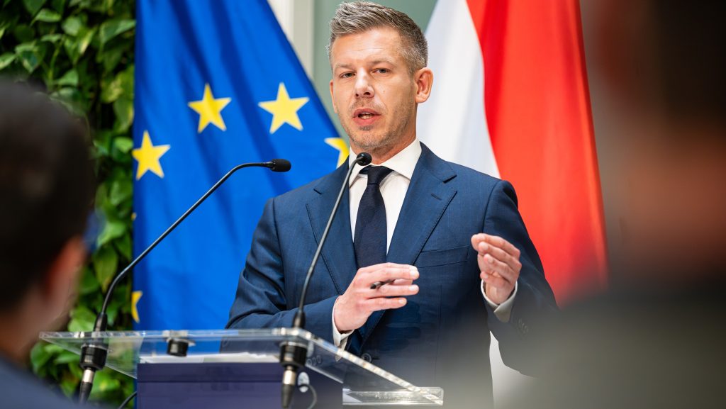 Magyar Péter Paksról: A keddi és a szerdai nap lesz a kritikus