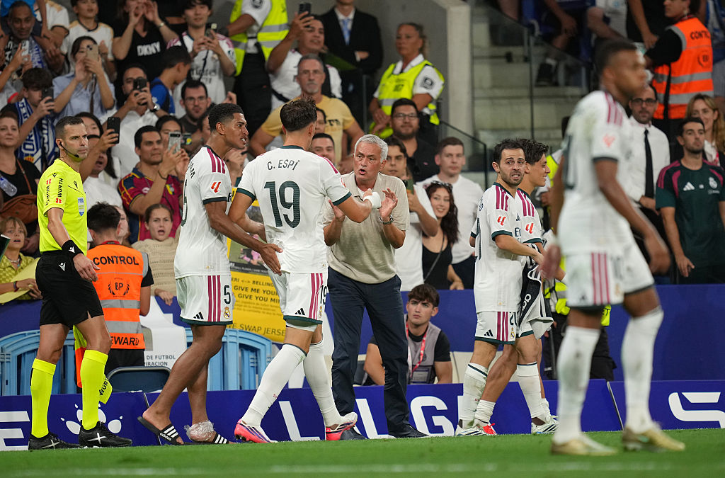 Barcelonai győzelemmel tért vissza Mourinho a Real kispadjára 1 José Mourinho 13 év után tért vissza a madridi kispadra.