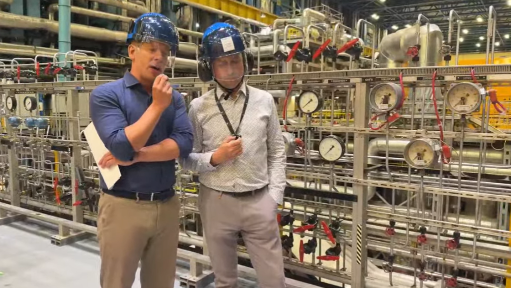 „Ilyet még Magyarország nem látott” – Magyar Péterék élőben kapcsolják vissza a Paksi Atomerőmű 3-as turbináját