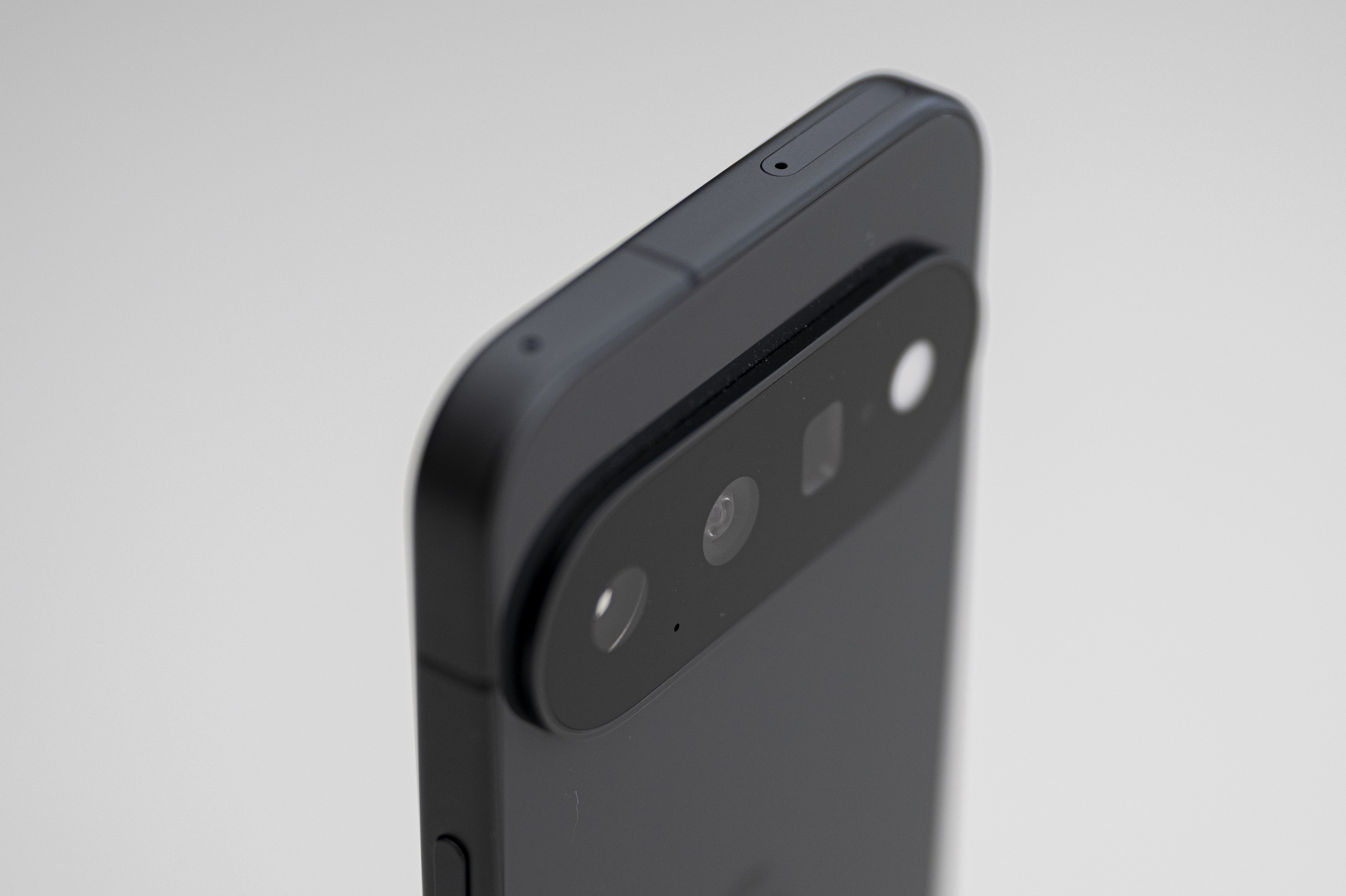 Pixel 11 okostelefon fekete színben.