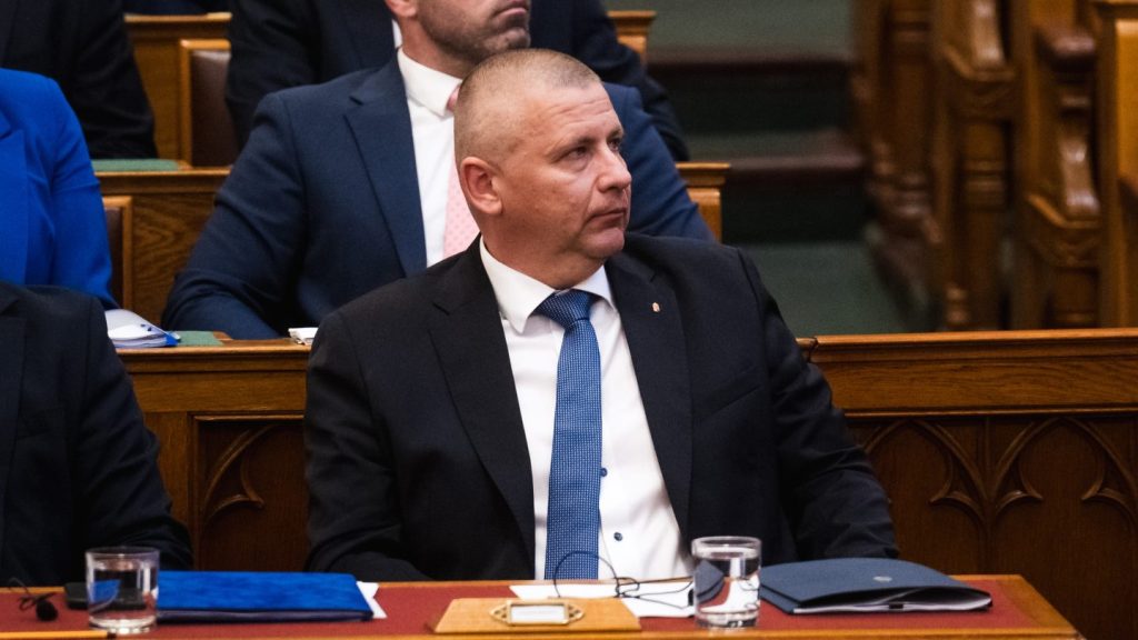 „Pihenj!”-t vezényelt Ruszin-Szendi Romulusz