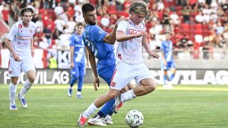 Somogyi Tamás, a Kispest (j) és Adrian Zeljkovic, az MTK játékosa a labdarúgó OTP Bank Liga 2. fordulójában játszott Kispest-Honvéd FC - MTK Budapest mérkőzésen a Bozsik Arénában 2026. augusztus 1-jén.
