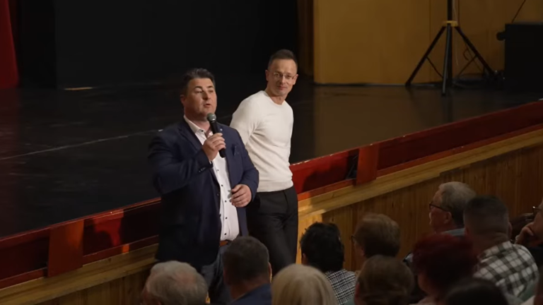 Közpénzmilliárdokat utaltak fideszes önkormányzati politikusok egyesületeinek