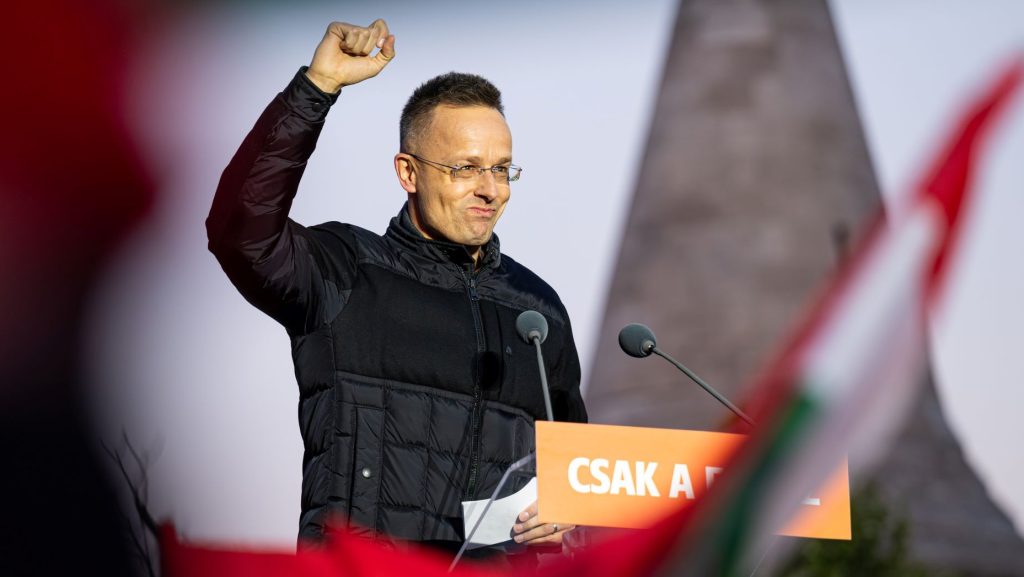 Kötelező volt a külügyminisztériumi dolgozóknak részt venniük Szijjártó Péter sajtótájékoztatóin, hogy úgy tűnjön a külföldi partnereknek, óriási az érdeklődés a politikus iránt