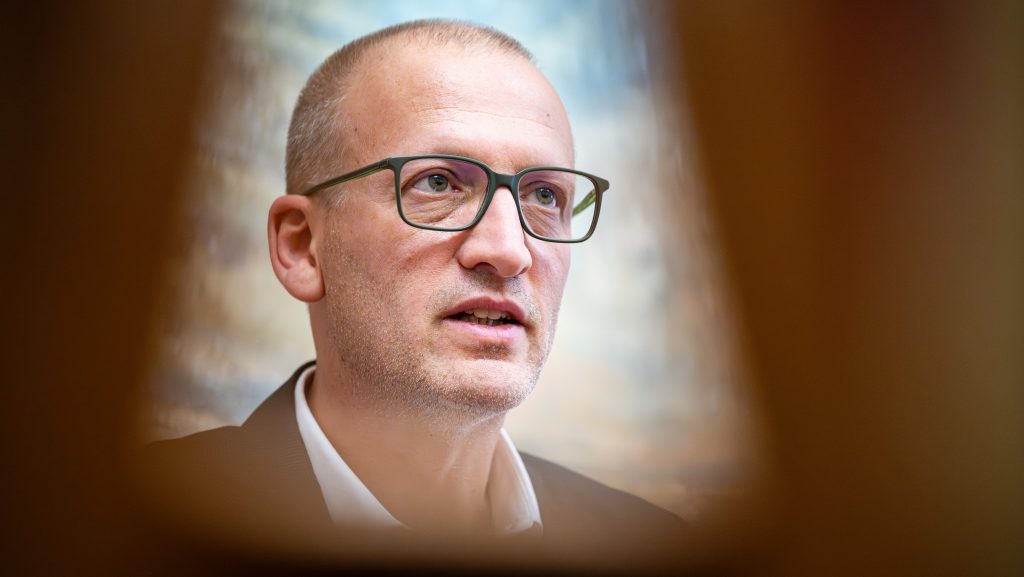 Tarr Zoltán: nem a minisztérium világítja át a közmédiát