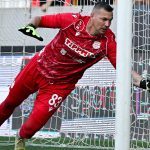 Tujvel Tamás, a Kispest kapusa gólt kap a labdarúgó OTP Bank Liga 2. fordulójában játszott Kispest-Honvéd FC - MTK Budapest mérkőzésen a Bozsik Arénában 2026. augusztus 1-jén. A mérkőzés 3-3-as döntetlennel ért véget.