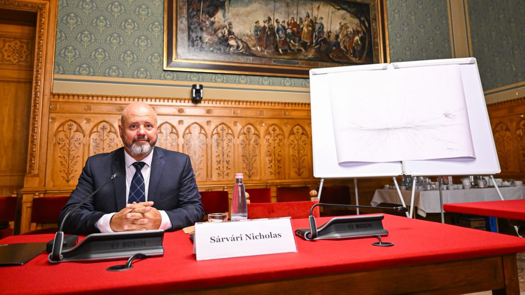 A Tisza-frakció elmondta, hogy Sárvári Nicholas sosem volt a jelöltjük a vagyonvisszaszerzési hivatal élére, korábban szerencsétlenül fogalmaztak