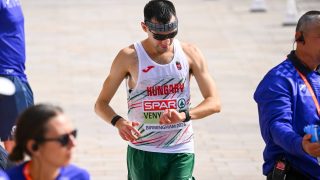Venyercsán Bence célba ér a férfi maratoni gyaloglásban a birminghami atlétikai Európa-bajnokságon 2026. augusztus 15-én.