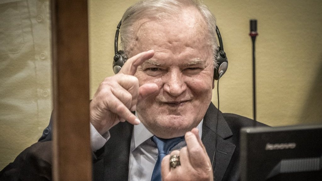 Több ezren megemlékeztek a boszniai szerb tömeggyilkosra Banja Lukában
