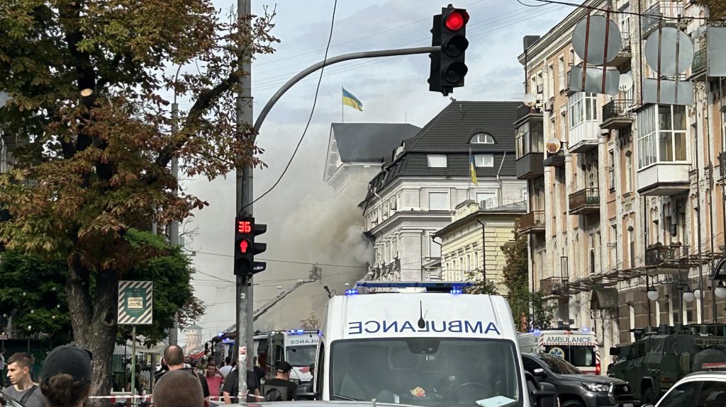 Dróntalálat érte az ukrán biztonsági szolgálat központját Kijevben