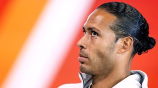 virgil van dijk sajtótájékoztató kritika újságírók hollandia vb kiesés
