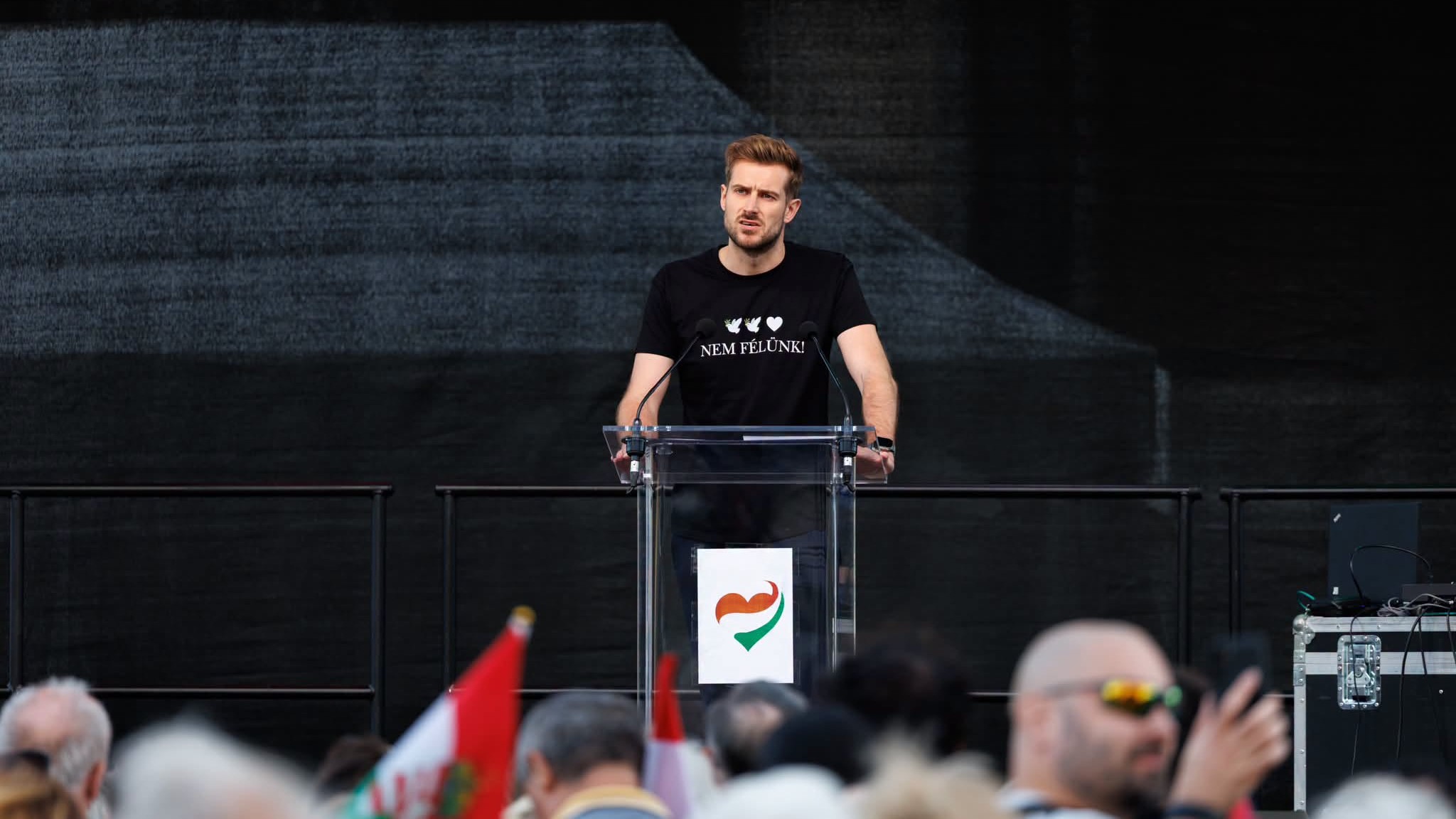 Elbocsátották a Szerencsejáték Zrt.-től a fideszes politikust, aki a székházban készített politikai reklámvideót