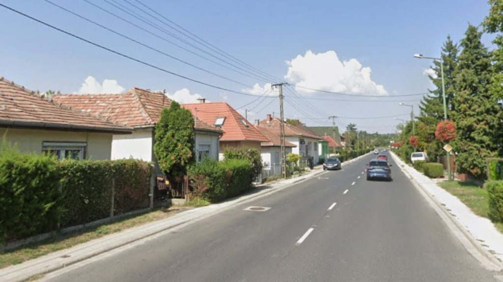 Gyanús autó keltett riadalmat Balatonfűzfőn, aztán kiderült, hogy csak egy házaspár nosztalgiázott a városban