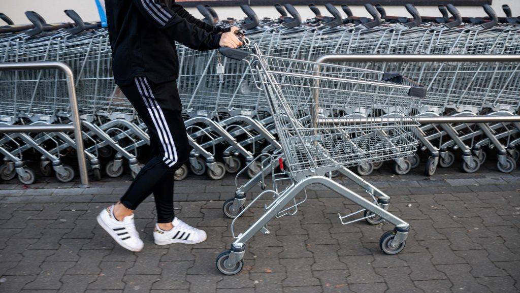 Riasztást küldött az uniós hatóság: konzerveket vontak ki a forgalomból