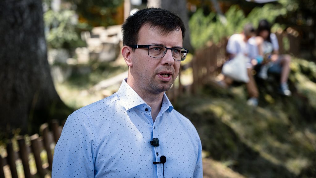 Bóka János: Péter, itt a ló