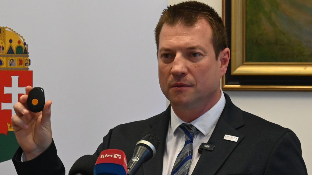 Hatósági bejelentés tesz a kormány a Gondosóra-ügyben