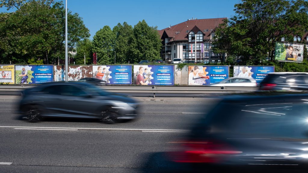 „Miért mondjuk azt, hogy az autópálya-bevezetőt szénné lehet plakátolni?”