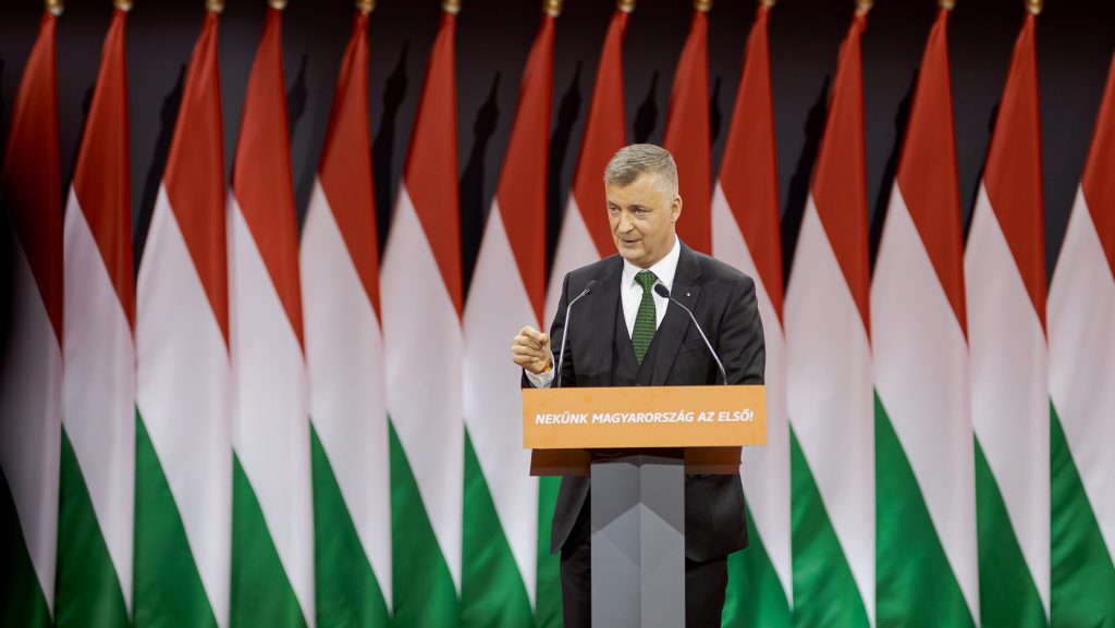Maszkos férfiak támadtak egy Kubatov Fradivárosát kritizáló szerkesztőre