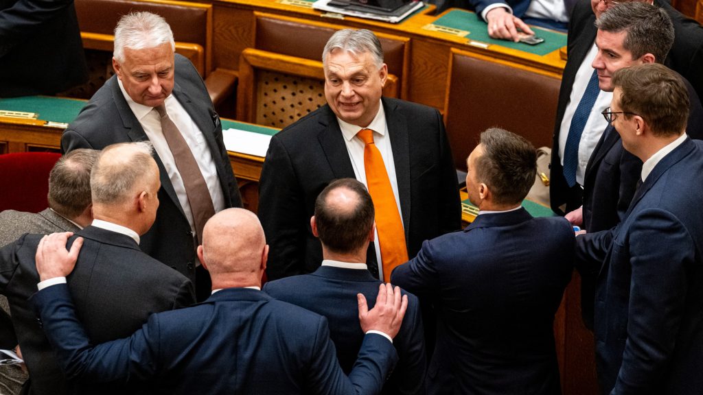 Titokban több mint 500 milliárdot osztottak szét Orbánék az utolsó hónapokban nem nyilvános kormányhatározatokkal