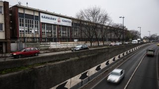 A ferihegyi gyorsforgalmi út bővítése kapcsán az állam által kisajátított ingatlanokról szóló riport 2025. december 19-én.