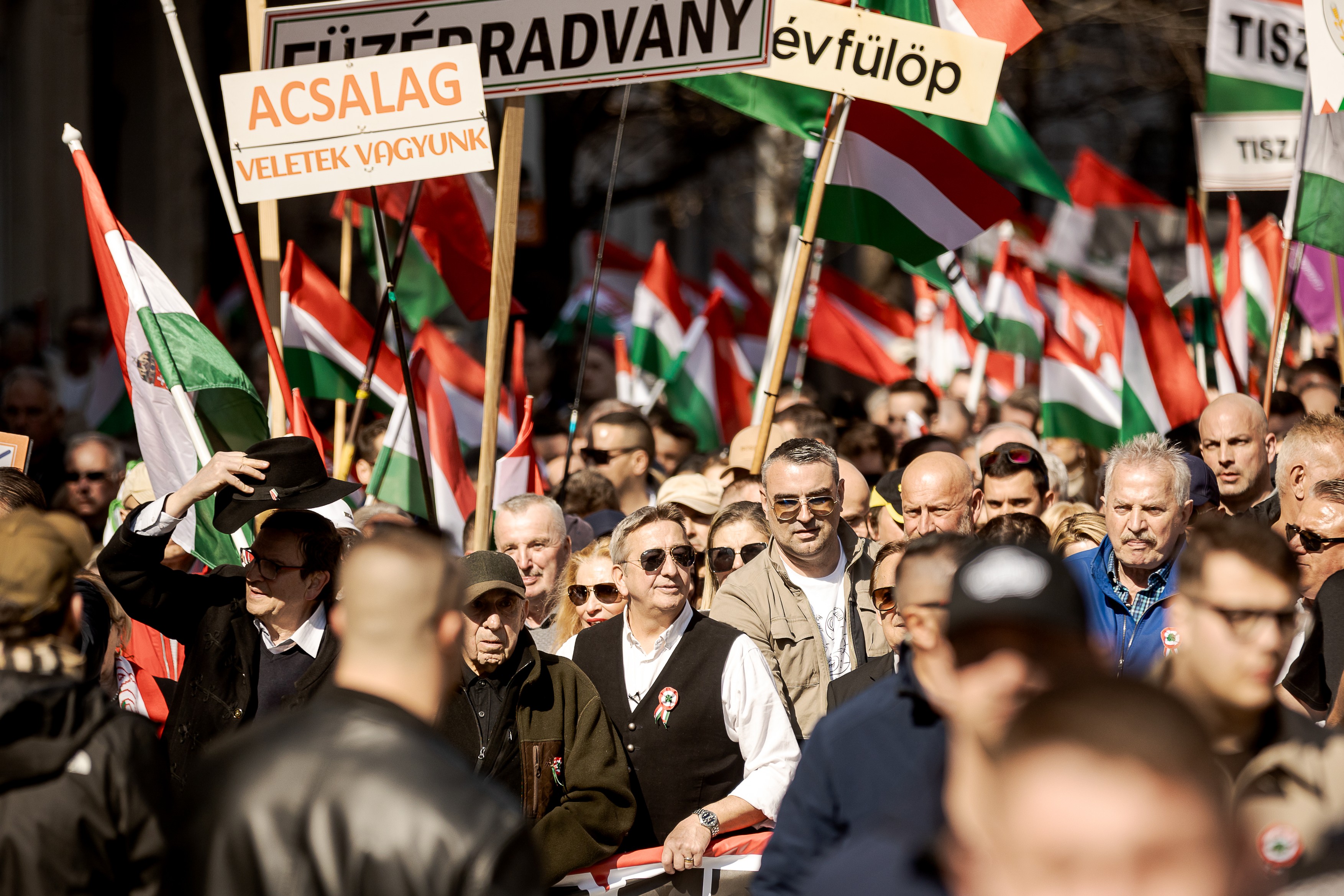 „Nemsokára jön a videónk rólad” – Bayer Zsoltnak üzent Molnár Áron 1