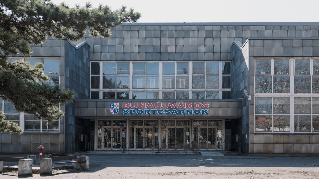 Tovább gyűrűzik a dunaújvárosi kézibotrány: hűtlen kezelés miatt nyomoz a rendőrség