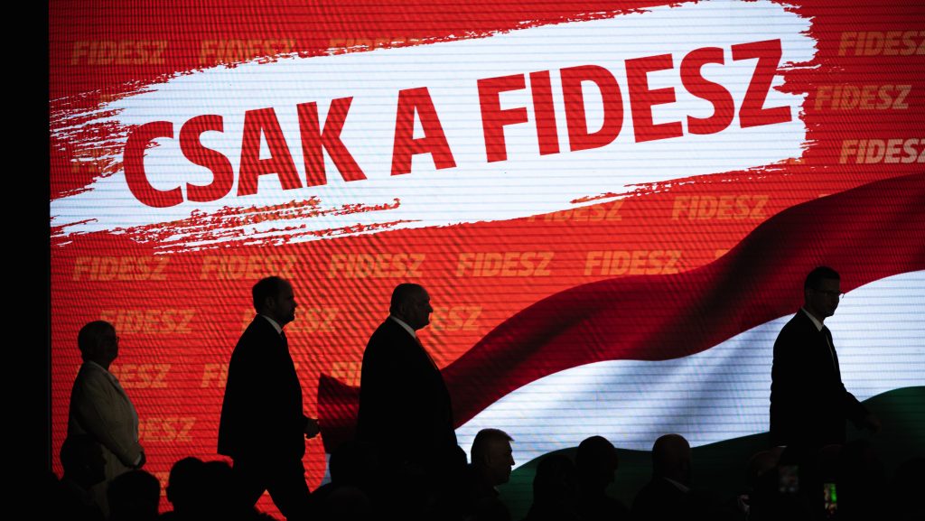 Fidesz: Nem fogjuk megengedni, hogy akik ebben az új ÁVH-ban kápóként dolgoznak, rejtve maradjanak a nyilvánosság elől