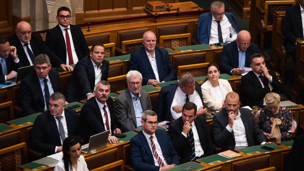 Új fideszes képviselővel bővül a parlament