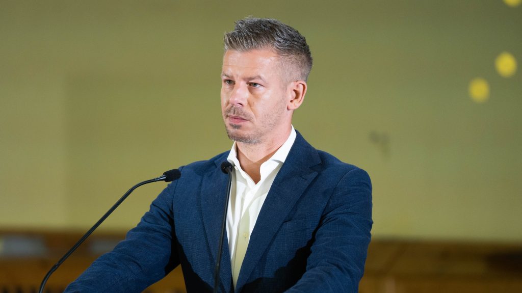 Magyar Péter a közösségi médiában csapott össze az ukrán külügyminiszterrel