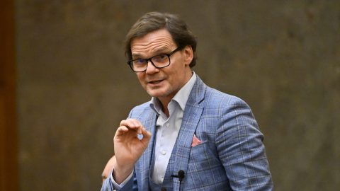 Bánki Erik az Országgyűlés plenáris ülésén 2025. november 24-én.