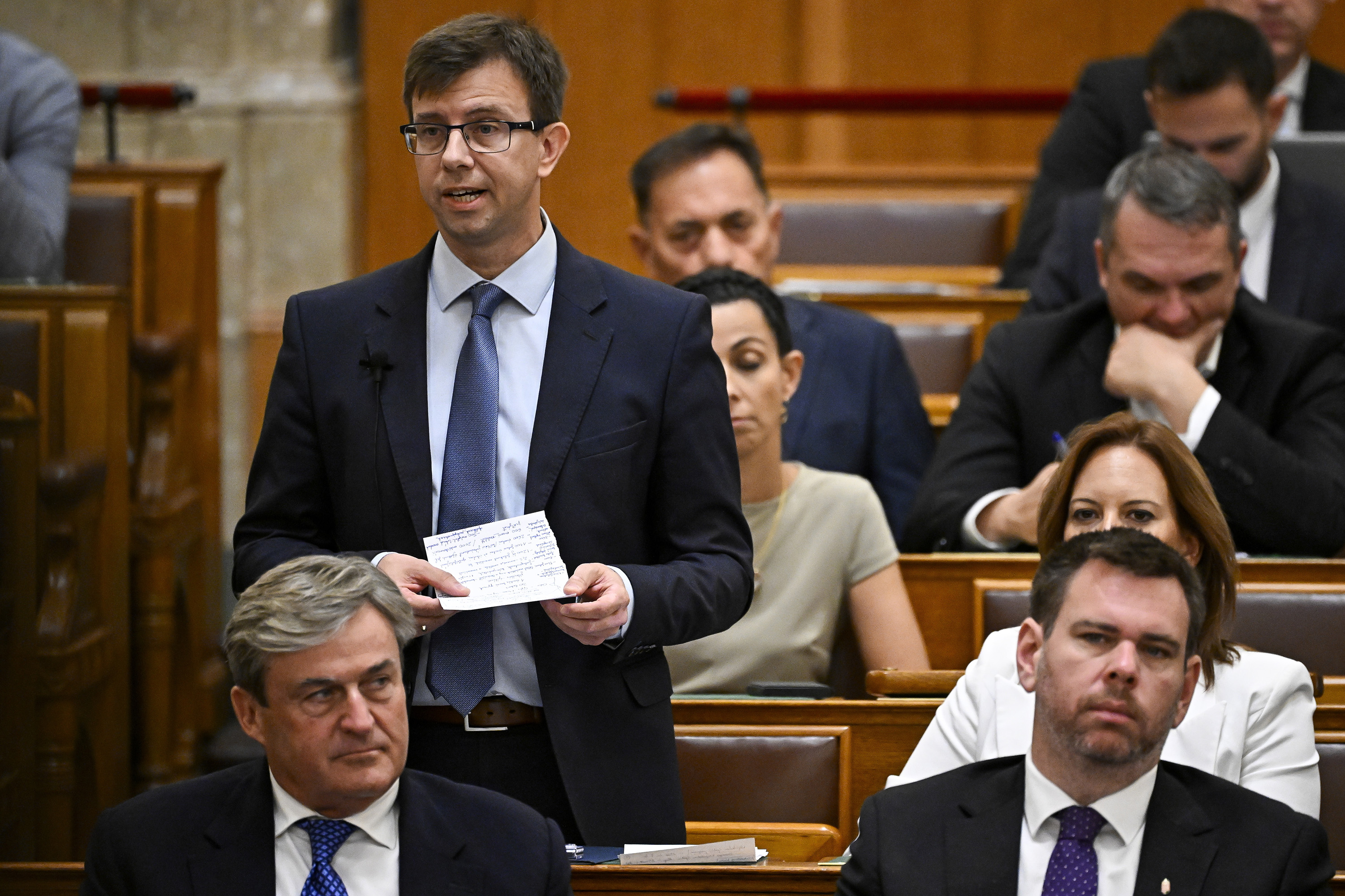 Magyar Péter: Vége a megyei közgyűléseknek, tíz térségben vidékfejlesztési mintaprogram indul 1 Bóka János, a Fidesz frakcióvezetője a kormányfő napirend előtti felszólalására reagál az Országgyűlés plenáris ülésén 2026. szeptember 8-án.