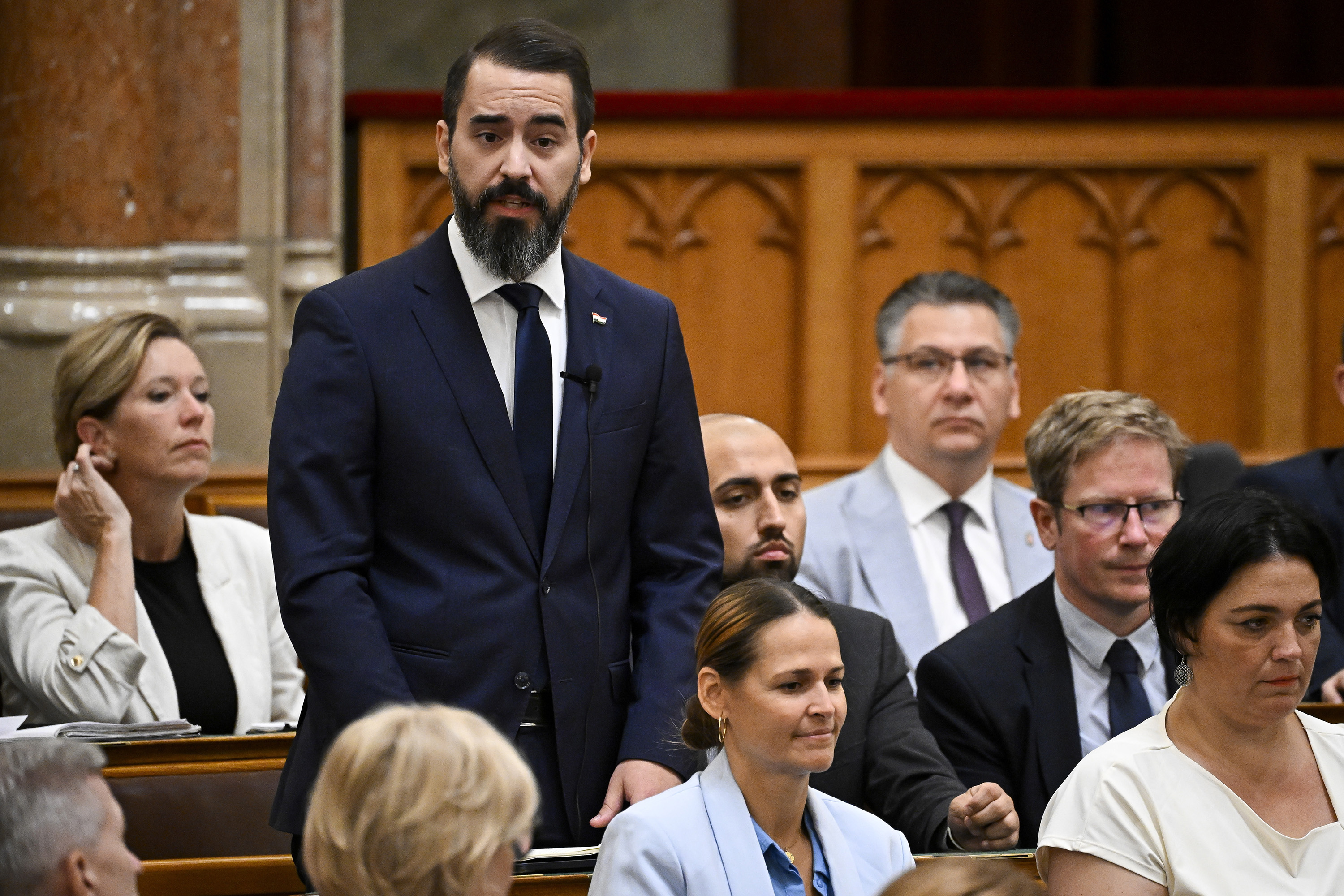 Kiss Máté Zsolt, a Tisza Párt frakcióvezető-helyettese a kormányfő napirend előtti felszólalására reagál az Országgyűlés plenáris ülésén 2026. szeptember 8-án.