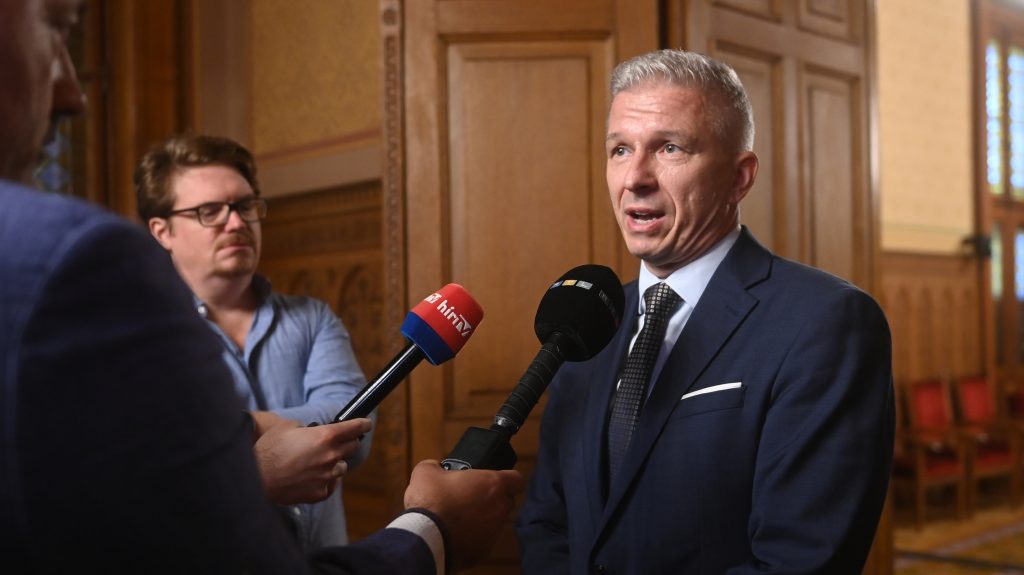 A Tisza a Transparency Internationalt jelöli az MNB-bizottság szakértőjének
