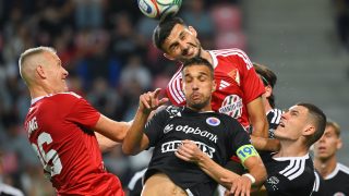 Lang Ádám (balra), Blaz Boskovic (hátul), a Debrecen, valamint Urblík József (elöl) és Hidi M. Sándor (jobbra) a Vasas játékosai.