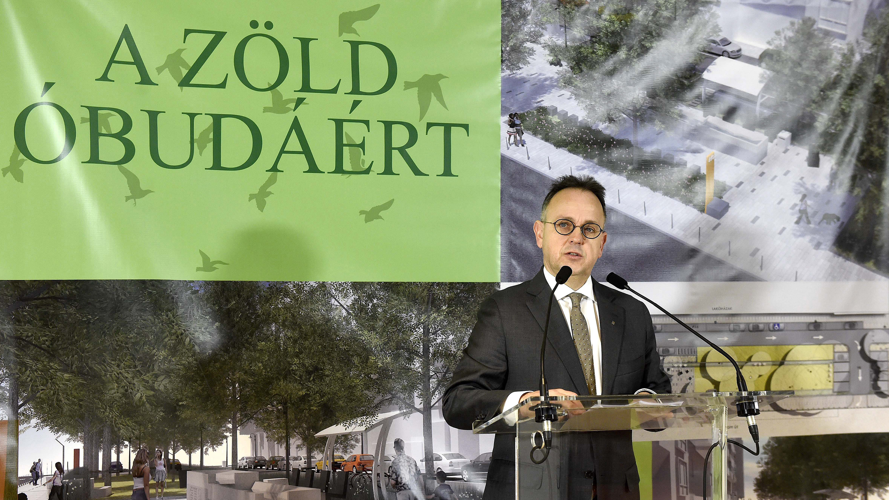 Bús Balázs a III. kerületi parkfejlesztésről tartott sajtótájékoztatón a Civil Házban 2018. február 6-án.Bús Balázs a III. kerületi parkfejlesztésről tartott sajtótájékoztatón a Civil Házban 2018. február 6-án.
