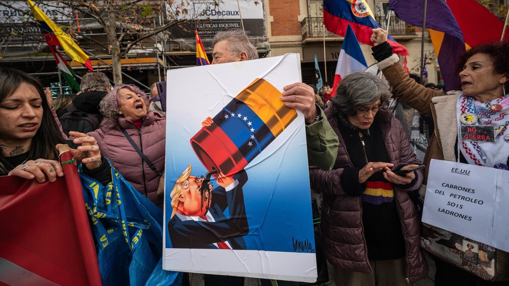 Trumpnak az a legfontosabb a venezuelai olajban, hogy elszívhassa a riválisai elől
