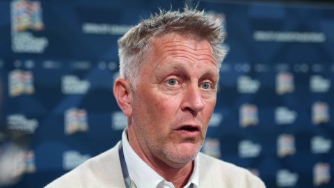 Heimir Hallgrimsson, az ír válogatott szövetségi kapitánya a Nemzetek Ligája csoportjainak sorsolásán.