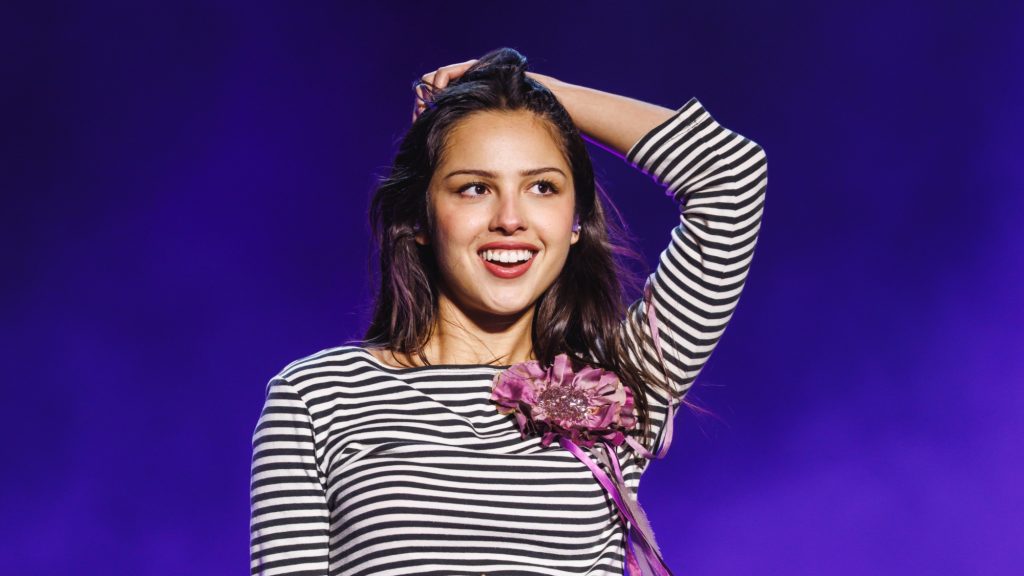 Szó szerint leolvadt a ruha Olivia Rodrigo testéről legutóbbi koncertjén