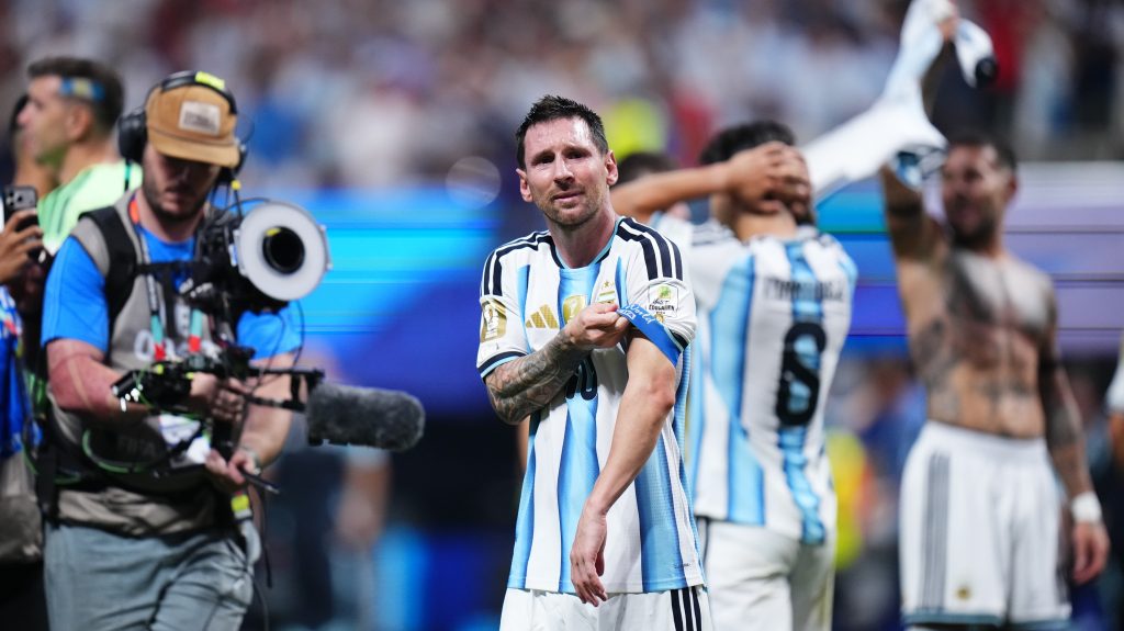 Hogyan lett a „túl európai” Messiből Argentína legnagyobb bálványa?