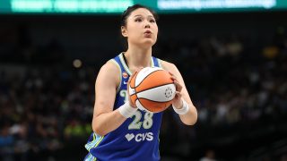 Li Jüe-zsu a Dallas Wingsben.