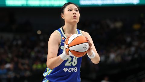 Li Jüe-zsu a Dallas Wingsben.