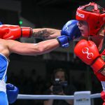A későbbi győztes Hámori Luca (pirosban) és Cifra Diana a 103. Papp László ökölvívó országos bajnokság női 65 kilogrammos súlycsoportjának döntőjében Nyíregyházán 2026. július 18-án.
