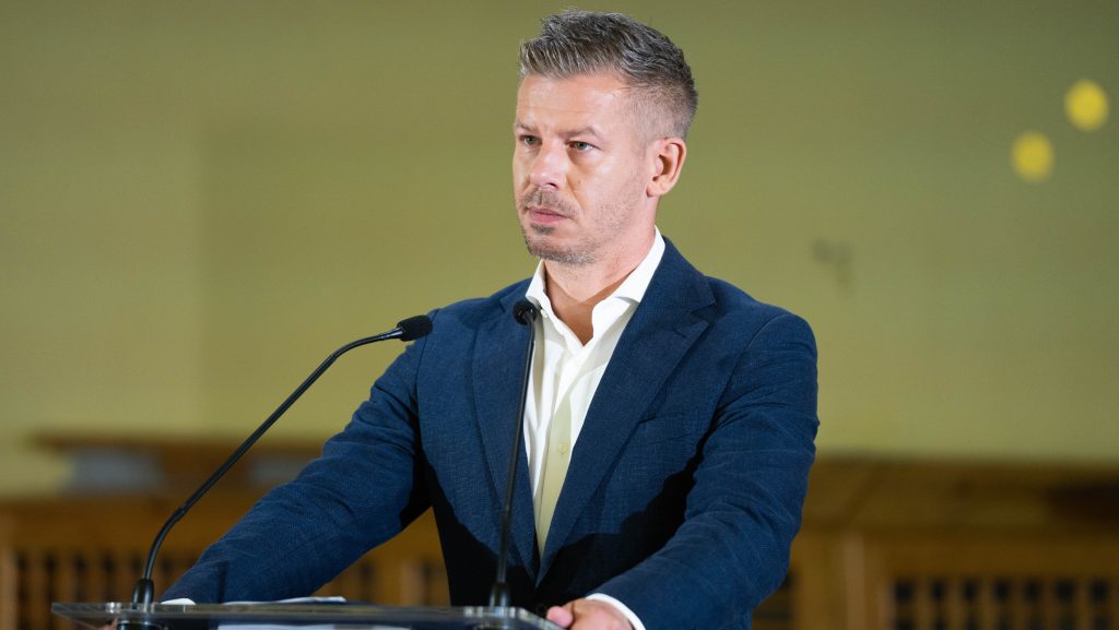 Magyar Péter: A NAV akár húsz évre visszamenőleg is vizsgálni fogja a politikusok vagyonosodását
