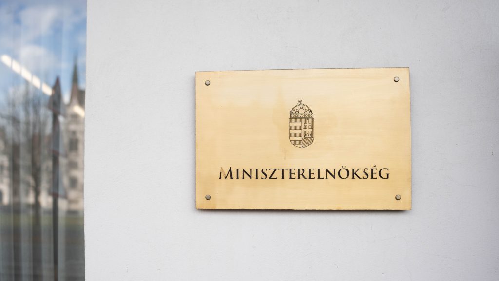 455 millió forintnyi gyanús megrendelés miatt tett feljelentést a Miniszterelnökség